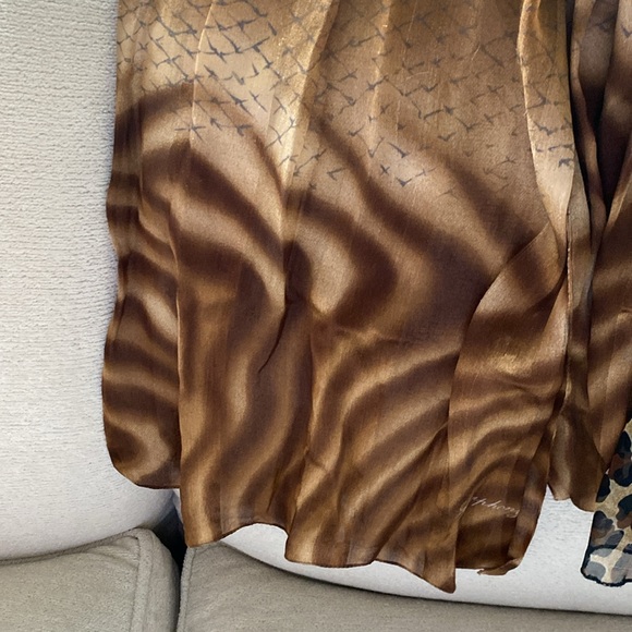 Four animal print themed silk scarbes - Picture 3 of 5